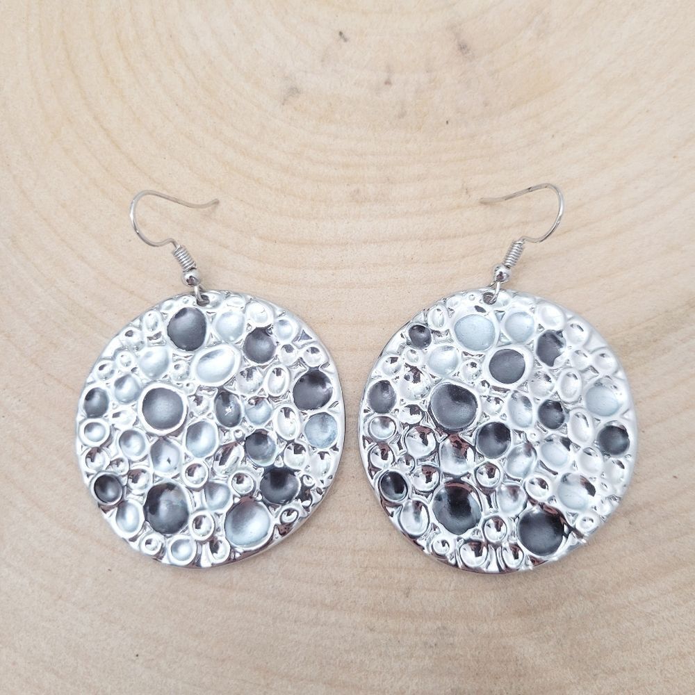 2/$20 Brand New Top Fashion Silver & Grey Round Earrings